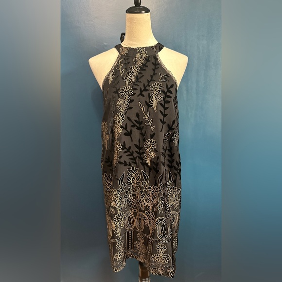 LOST+WANDER Merci Velvet Embossed Halter Sleeveless Mini Dress NWT Size Medium - Picture 2 of 11